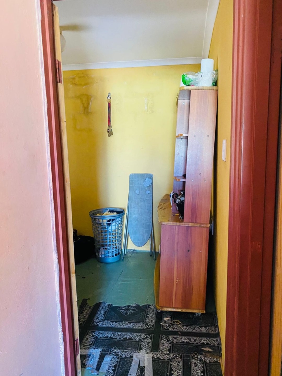 2 Bedroom Property for Sale in Mxolisi Phetani Western Cape